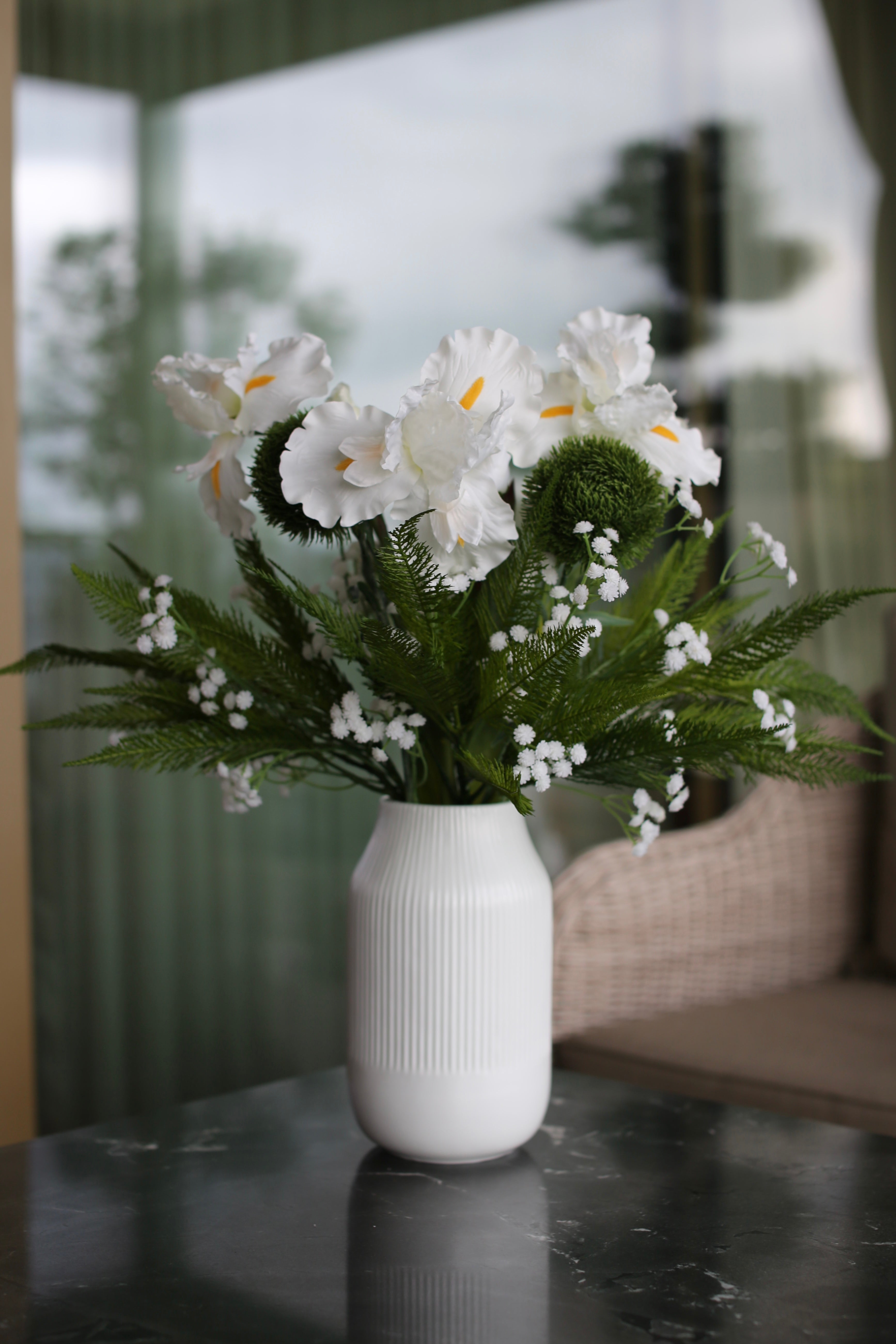 The Astoria Bouquet White